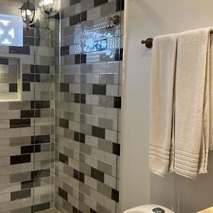 Deluxe Double Room Bath